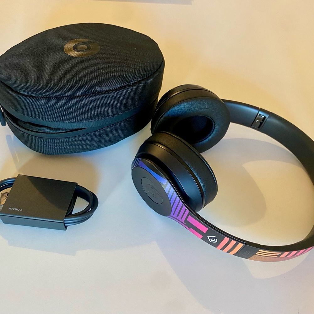 Brand New Rainbow Design Beats Solo 3 Headphones